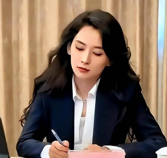 粪修马蹄接地气穿紧身裤三角区显尴尬pg模拟器森林北分享养马日常!铲马(图10) 粪修马蹄接地气穿紧身裤三角区显尴尬pg模拟器森林北分享养马日常!铲马(图10)