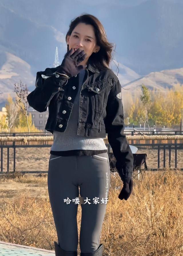 粪修马蹄接地气穿紧身裤三角区显尴尬pg模拟器森林北分享养马日常!铲马(图12) 粪修马蹄接地气穿紧身裤三角区显尴尬pg模拟器森林北分享养马日常!铲马(图12)